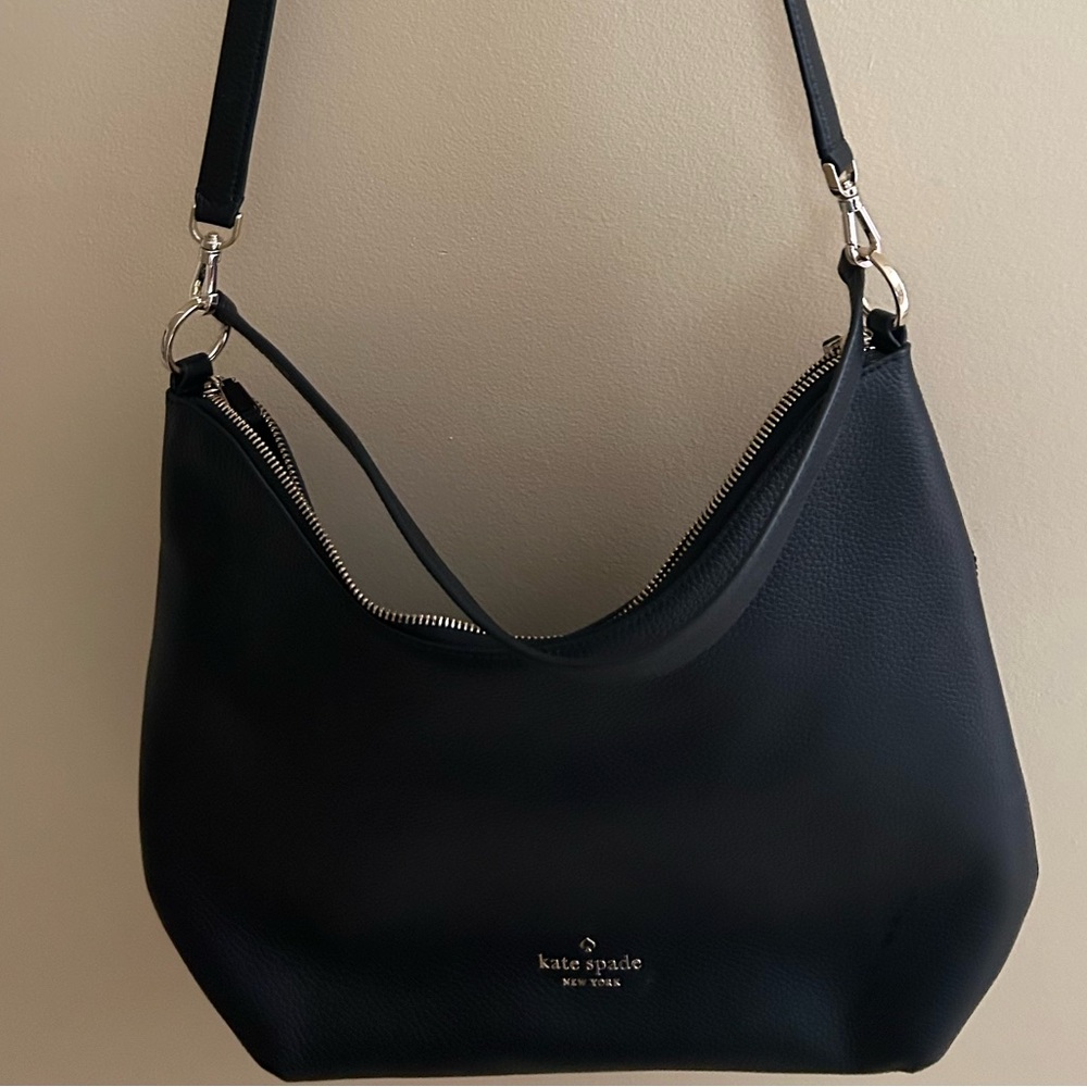 Kate Spade Leila Shoulder Bag Black

Pebbled Leather KB694 $399